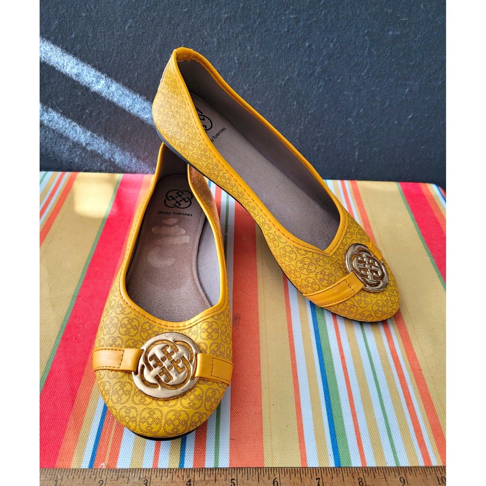 Daisy Fuentes Women's Yellow Faux Leather Slip-On Ballet Flats Logo Buckle 10w